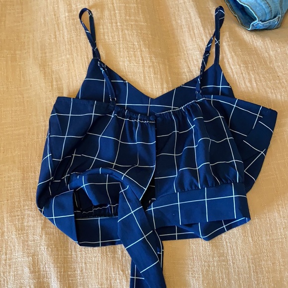 Checkered Top with Tie in the Back - Picture 2 of 2